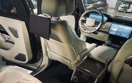 Land Rover Range Rover IV рестайлинг, 2022 год, 20 000 000 рублей, 11 фотография