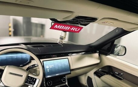 Land Rover Range Rover IV рестайлинг, 2022 год, 20 000 000 рублей, 17 фотография