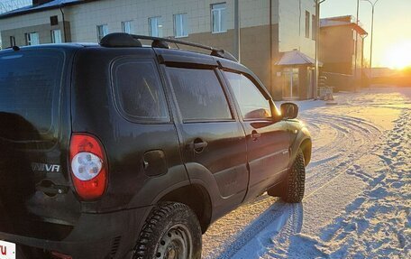 Chevrolet Niva I рестайлинг, 2015 год, 650 000 рублей, 3 фотография