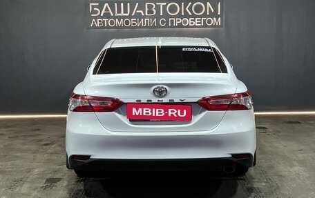 Toyota Camry, 2018 год, 2 470 000 рублей, 5 фотография