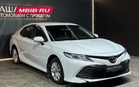 Toyota Camry, 2018 год, 2 470 000 рублей, 3 фотография