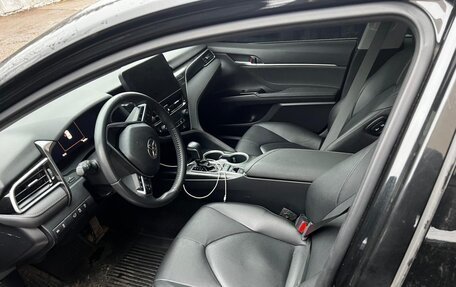 Toyota Camry, 2023 год, 3 550 000 рублей, 5 фотография