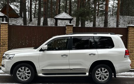 Toyota Land Cruiser 200, 2020 год, 8 290 000 рублей, 3 фотография