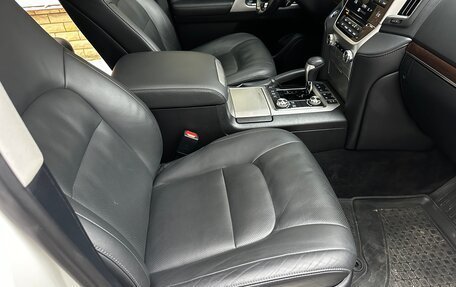 Toyota Land Cruiser 200, 2020 год, 8 290 000 рублей, 15 фотография