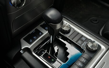 Toyota Land Cruiser 200, 2020 год, 8 290 000 рублей, 22 фотография