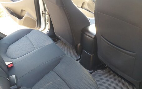 Hyundai Solaris II рестайлинг, 2014 год, 800 000 рублей, 9 фотография