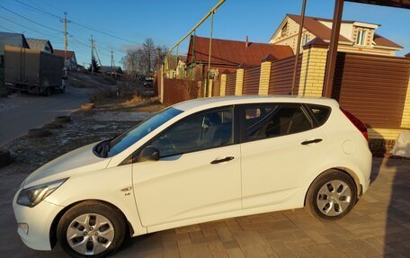 Hyundai Solaris II рестайлинг, 2014 год, 800 000 рублей, 3 фотография