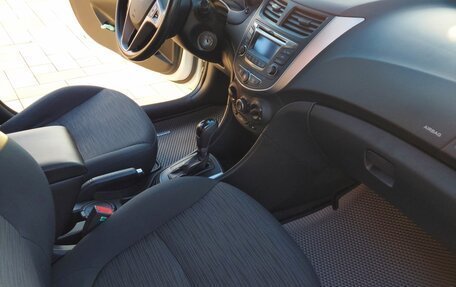 Hyundai Solaris II рестайлинг, 2014 год, 800 000 рублей, 7 фотография