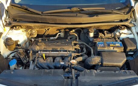 Hyundai Solaris II рестайлинг, 2014 год, 800 000 рублей, 10 фотография