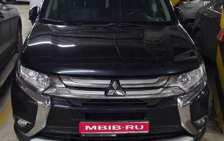 Mitsubishi Outlander III рестайлинг 3, 2015 год, 1 700 000 рублей, 1 фотография