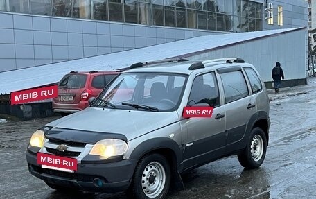 Chevrolet Niva I рестайлинг, 2012 год, 257 000 рублей, 2 фотография