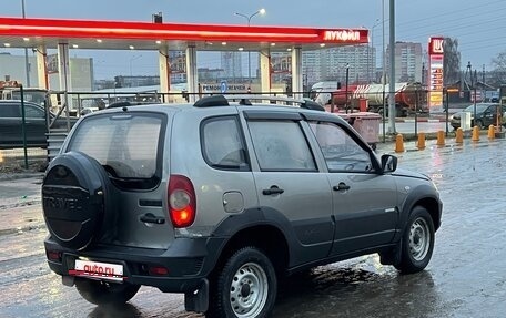 Chevrolet Niva I рестайлинг, 2012 год, 257 000 рублей, 3 фотография