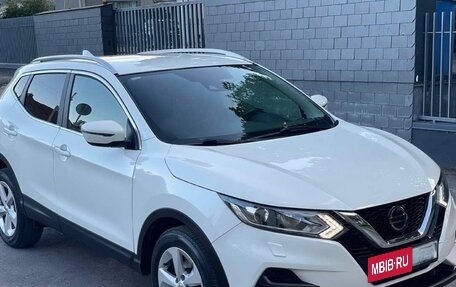 Nissan Qashqai, 2022 год, 1 880 000 рублей, 2 фотография