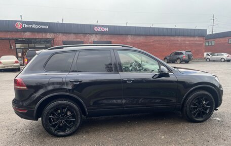 Volkswagen Touareg III, 2013 год, 1 680 000 рублей, 2 фотография