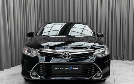 Toyota Camry, 2017 год, 2 389 000 рублей, 2 фотография