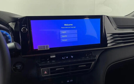 Toyota Camry, 2025 год, 6 155 000 рублей, 16 фотография