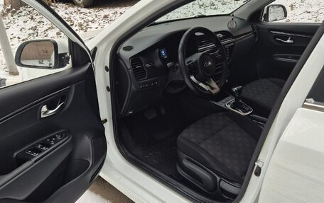 KIA Rio IV, 2018 год, 1 400 000 рублей, 6 фотография