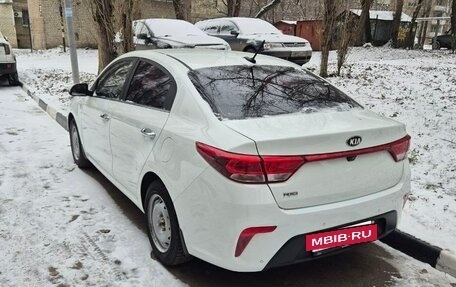 KIA Rio IV, 2018 год, 1 400 000 рублей, 2 фотография