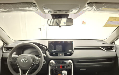 Toyota RAV4, 2025 год, 4 220 000 рублей, 18 фотография