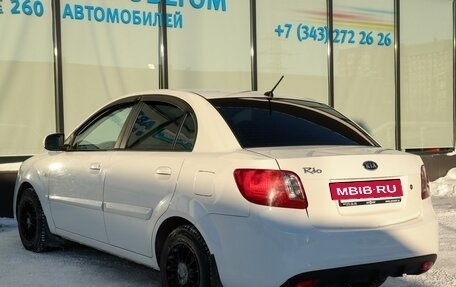 KIA Rio II, 2011 год, 650 000 рублей, 3 фотография