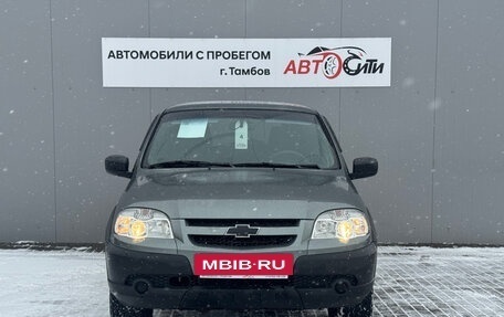 Chevrolet Niva I рестайлинг, 2017 год, 782 000 рублей, 2 фотография