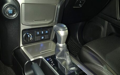 Toyota Land Cruiser Prado 150 рестайлинг 2, 2021 год, 6 890 000 рублей, 5 фотография