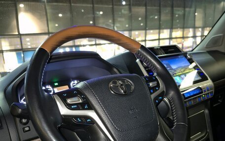 Toyota Land Cruiser Prado 150 рестайлинг 2, 2021 год, 6 890 000 рублей, 3 фотография