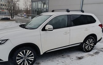 Mitsubishi Outlander III рестайлинг 3, 2019 год, 2 200 000 рублей, 1 фотография