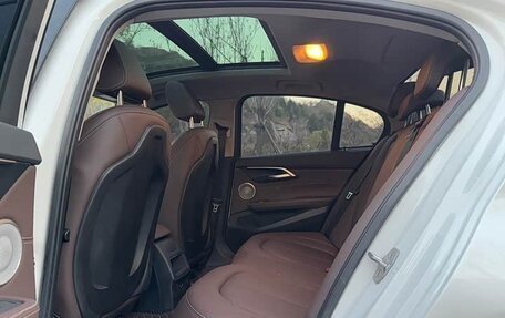 BMW 1 серия, 2021 год, 1 750 000 рублей, 15 фотография