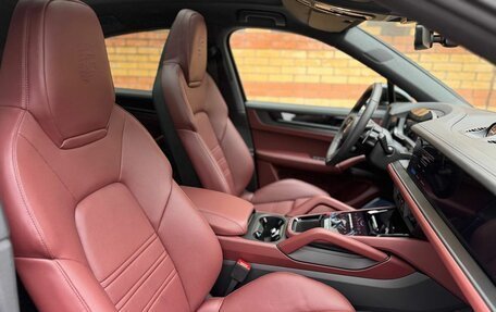 Porsche Cayenne III, 2025 год, 18 990 000 рублей, 20 фотография