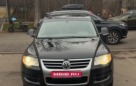 Volkswagen Touareg III, 2007 год, 1 050 000 рублей, 1 фотография
