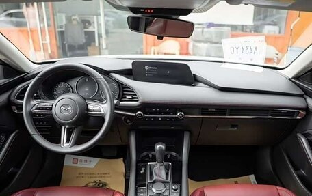 Mazda 3, 2021 год, 1 850 000 рублей, 13 фотография