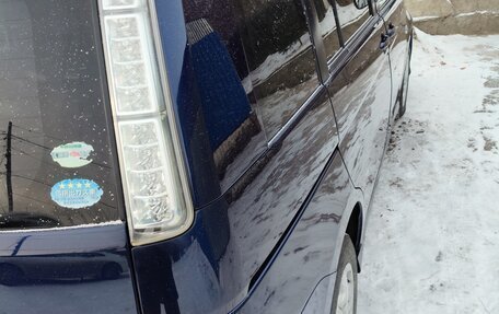 Toyota ISis I, 2012 год, 1 200 000 рублей, 4 фотография