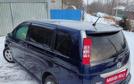 Toyota ISis I, 2012 год, 1 200 000 рублей, 17 фотография