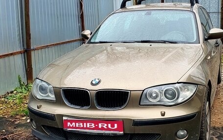 BMW 1 серия, 2006 год, 600 000 рублей, 1 фотография
