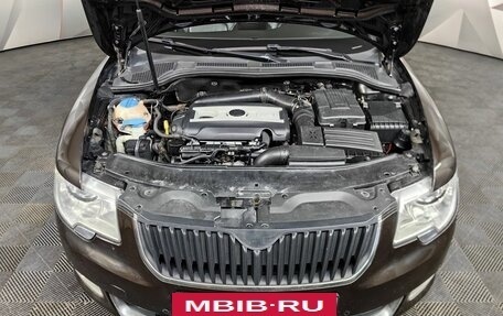 Skoda Superb III рестайлинг, 2013 год, 949 000 рублей, 18 фотография