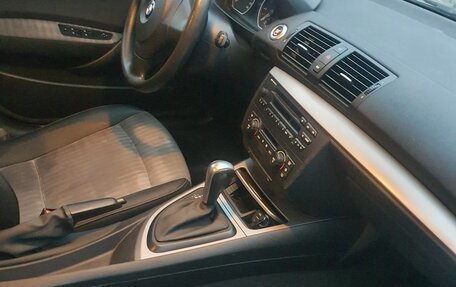 BMW 1 серия, 2006 год, 600 000 рублей, 3 фотография