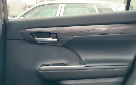 Toyota Highlander, 2025 год, 5 675 000 рублей, 27 фотография