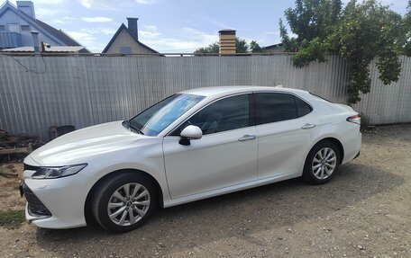 Toyota Camry, 2019 год, 3 450 000 рублей, 4 фотография