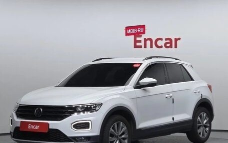 Volkswagen T-Roc I, 2021 год, 2 220 000 рублей, 1 фотография