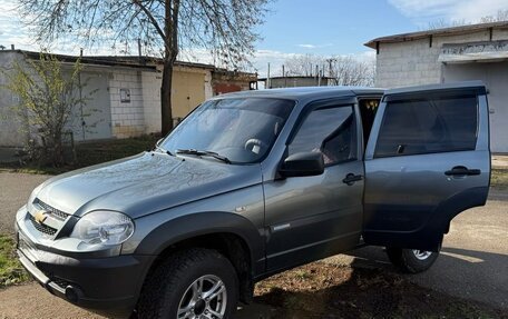 Chevrolet Niva I рестайлинг, 2013 год, 700 000 рублей, 2 фотография