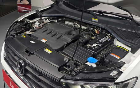 Volkswagen T-Roc I, 2021 год, 2 220 000 рублей, 6 фотография