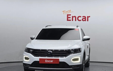 Volkswagen T-Roc I, 2021 год, 2 220 000 рублей, 3 фотография