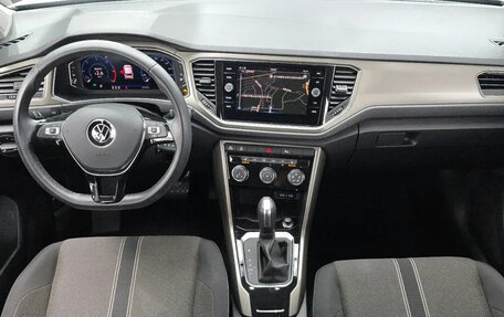 Volkswagen T-Roc I, 2021 год, 2 220 000 рублей, 7 фотография