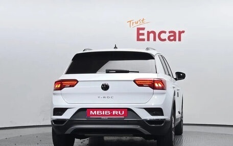 Volkswagen T-Roc I, 2021 год, 2 220 000 рублей, 4 фотография