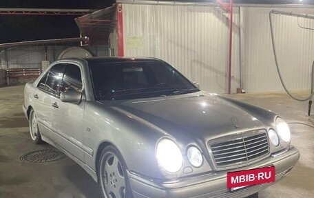 Mercedes-Benz E-Класс, 1998 год, 620 000 рублей, 3 фотография