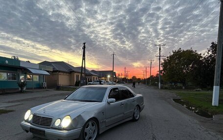 Mercedes-Benz E-Класс, 1998 год, 620 000 рублей, 32 фотография