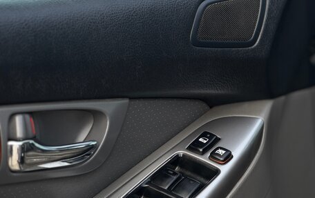 Toyota Land Cruiser Prado 120 рестайлинг, 2005 год, 1 750 000 рублей, 7 фотография