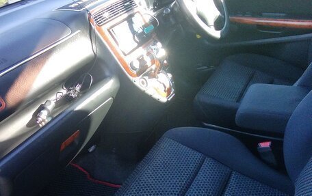 Honda Stream I рестайлинг, 2004 год, 635 000 рублей, 5 фотография