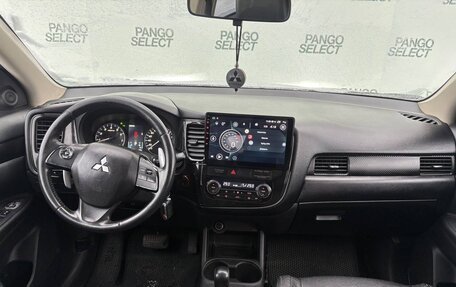 Mitsubishi Outlander III рестайлинг 3, 2013 год, 1 530 000 рублей, 13 фотография